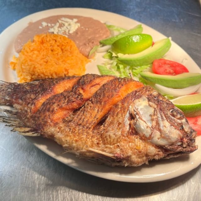 Mojarra Frita / Fly Fish.