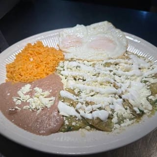 Chilaquiles Con Huevos (Verdes / Rojos)